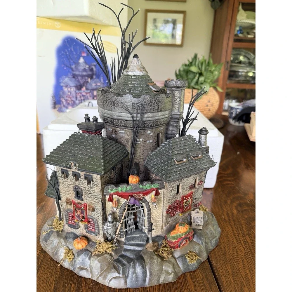 Dept. 56 Original Snow Village Halloween Castle Blackstone Lights & Sounds Work!